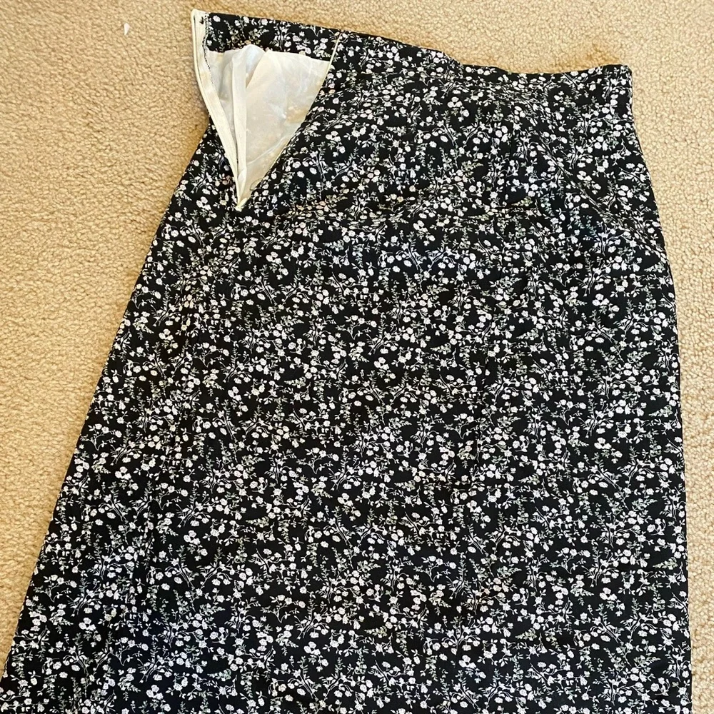 Skirt - Picture 1 of 1